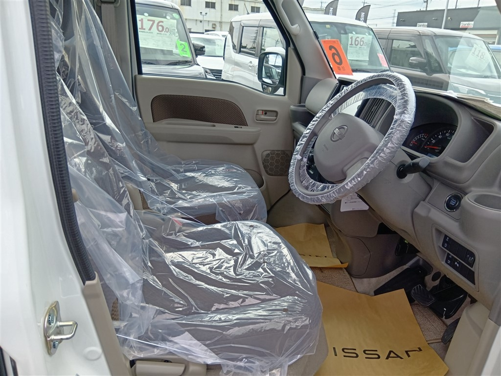 NISSAN CLIPPER VAN 2024