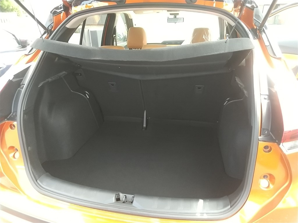 NISSAN KIX 2021