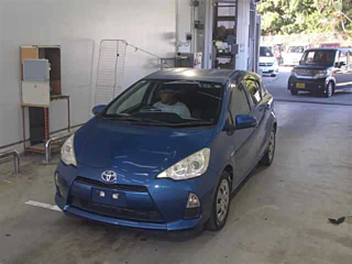 TOYOTA AQUA 2013