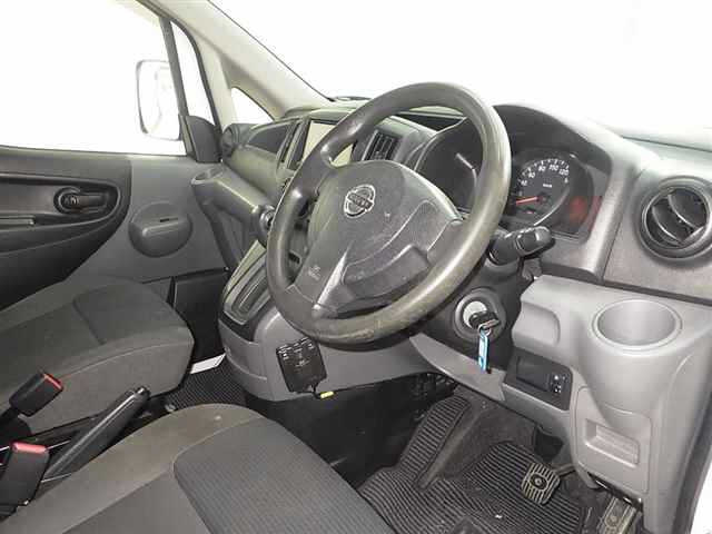 NISSAN NV200 2015