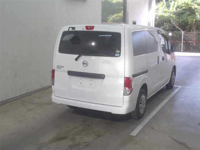 NISSAN NV200 2015
