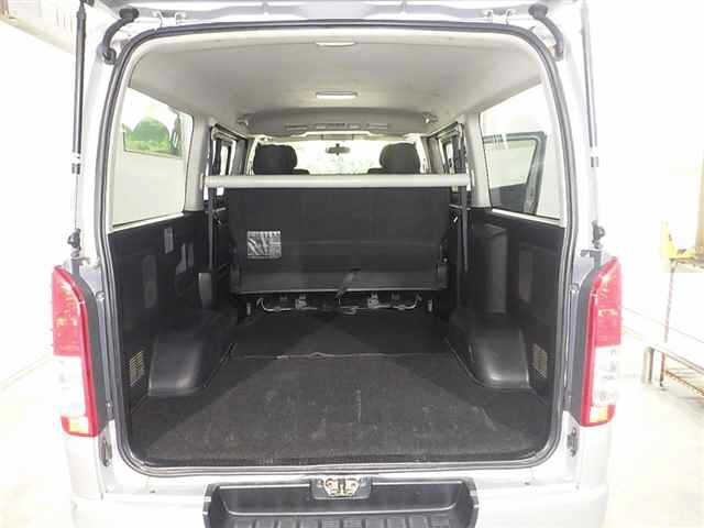 TOYOTA HIACE VAN 2017