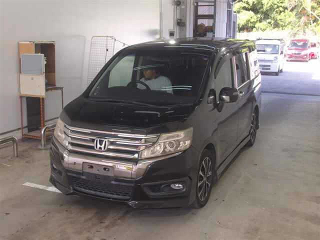 HONDA STEP WAGON 2014