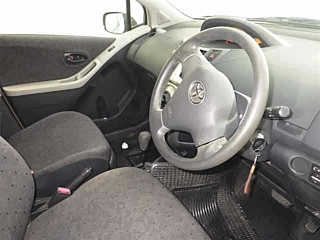 TOYOTA VITZ 2008