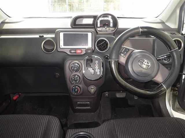 TOYOTA PORTE 2012