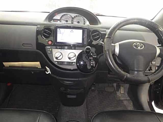 TOYOTA SIENTA 2013