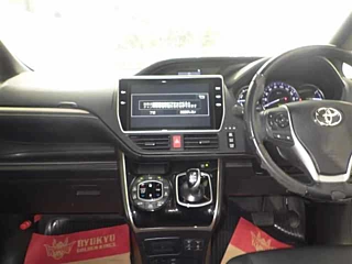TOYOTA ESQUIRE 2017