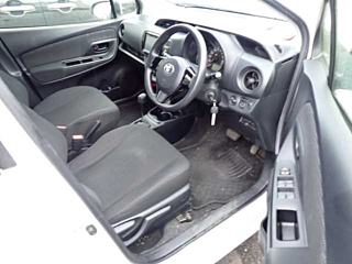 TOYOTA VITZ 2019