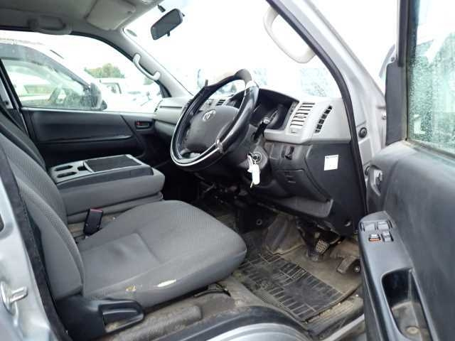 TOYOTA REGIUS ACE VAN 2011