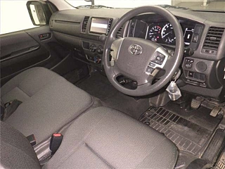 TOYOTA HIACE 2022