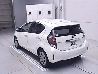 TOYOTA AQUA 2019