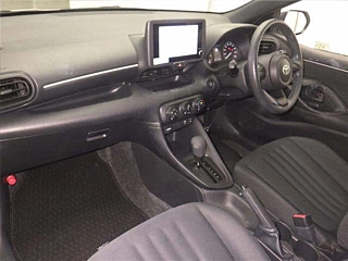 TOYOTA YARIS 2024