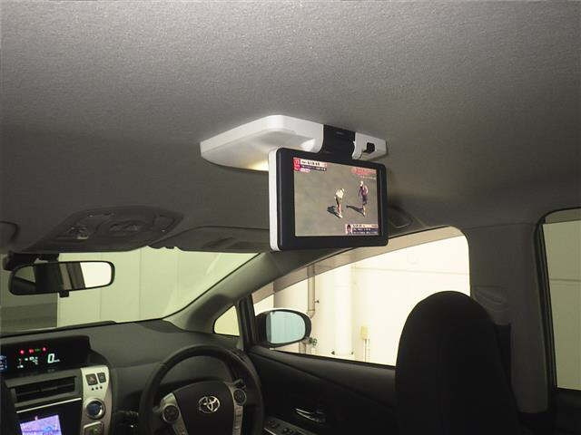 TOYOTA PRIUS ALPHA 2015