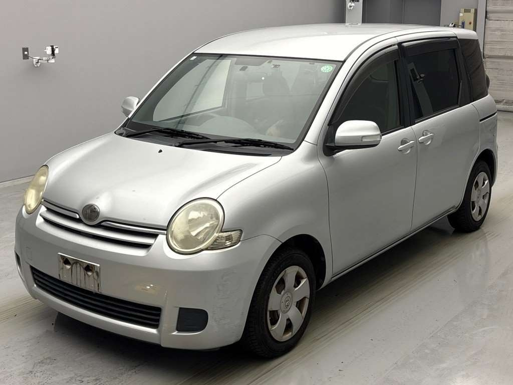 TOYOTA SIENTA 2010
