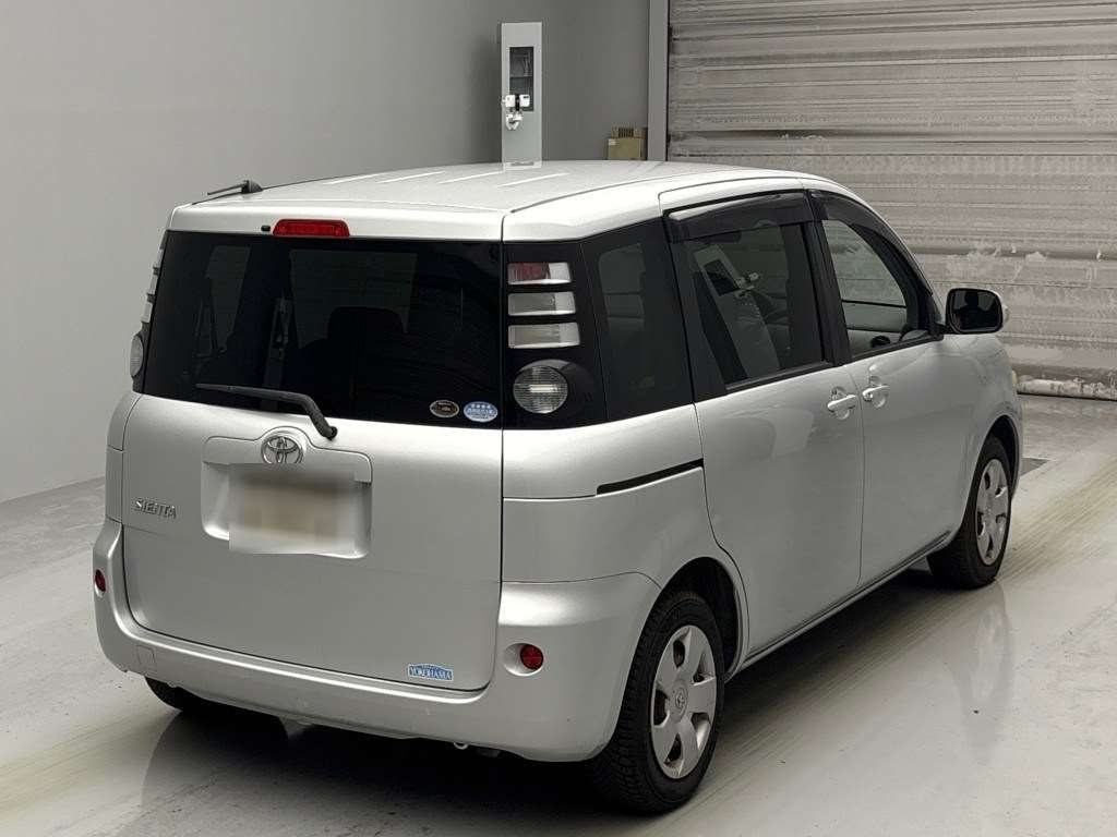 TOYOTA SIENTA 2010