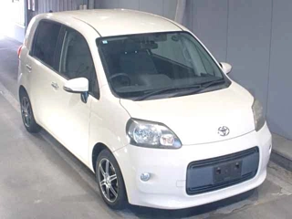 TOYOTA PORTE 2013