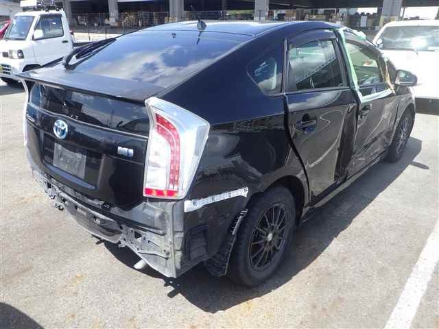 TOYOTA PRIUS 2015