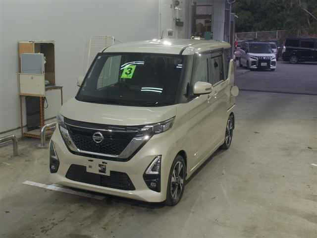 NISSAN ROOX 2021