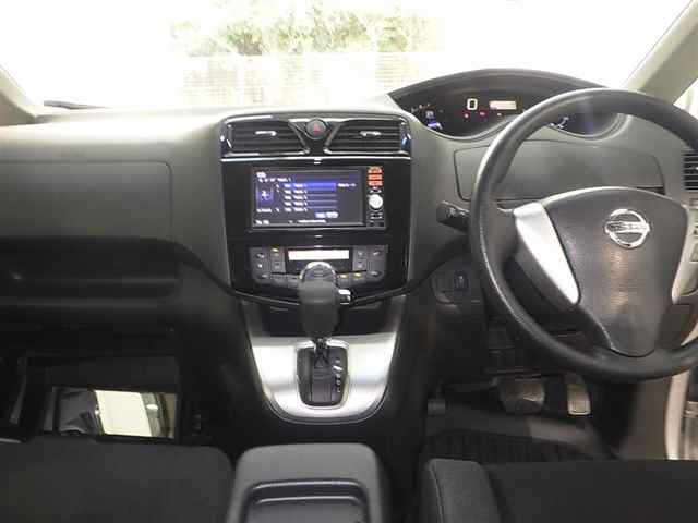 NISSAN SERENA 2015