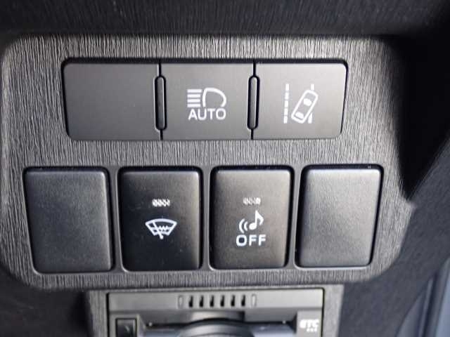 TOYOTA PRIUS ALPHA 2020