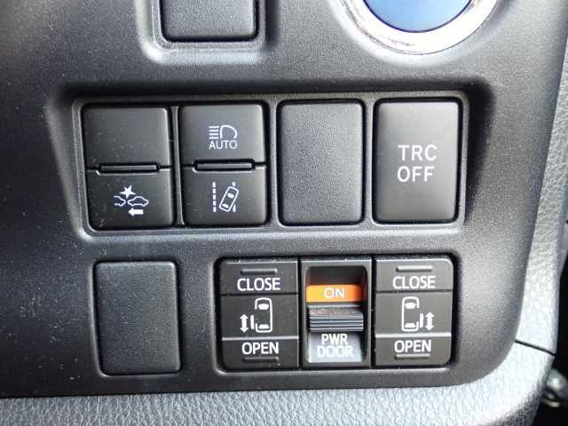 TOYOTA NOAH 2021