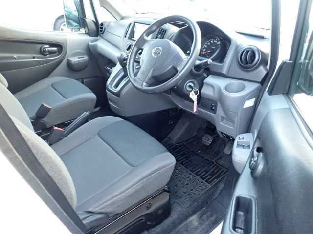 NISSAN NV200 2018