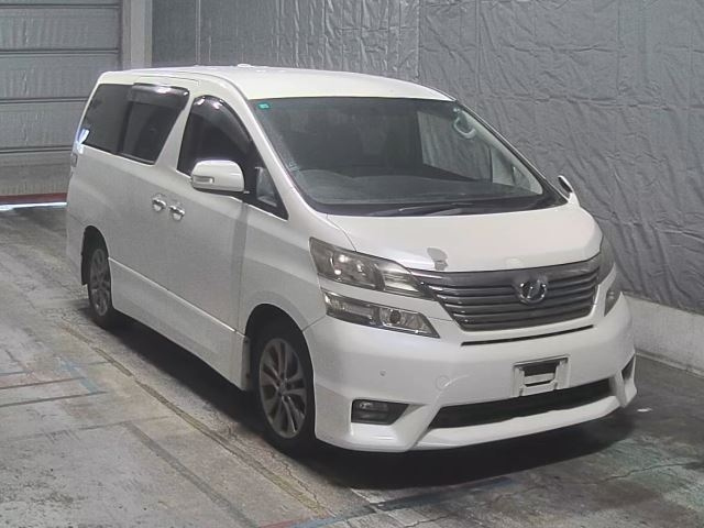 TOYOTA VELLFIRE 2010