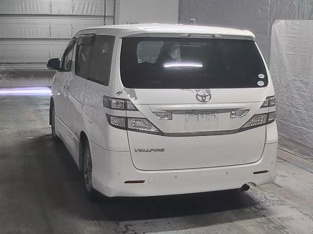 TOYOTA VELLFIRE 2010