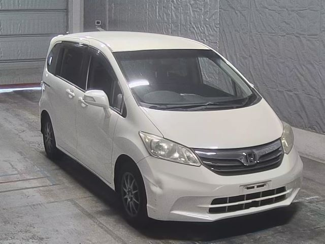 HONDA FREED 2013