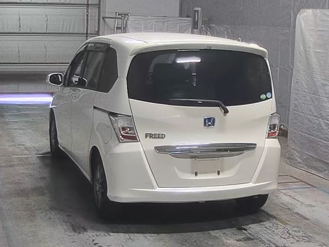 HONDA FREED 2013