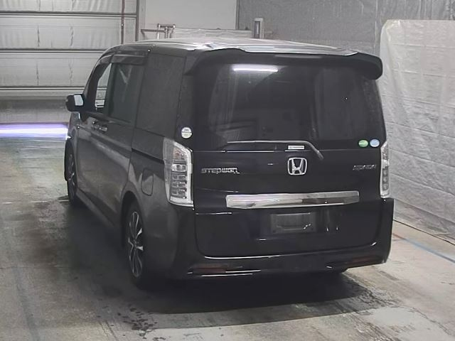 HONDA STEP WAGON 2012