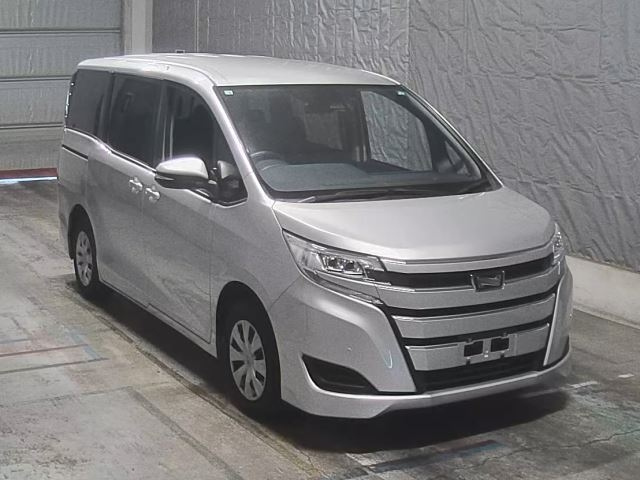 TOYOTA NOAH 2021