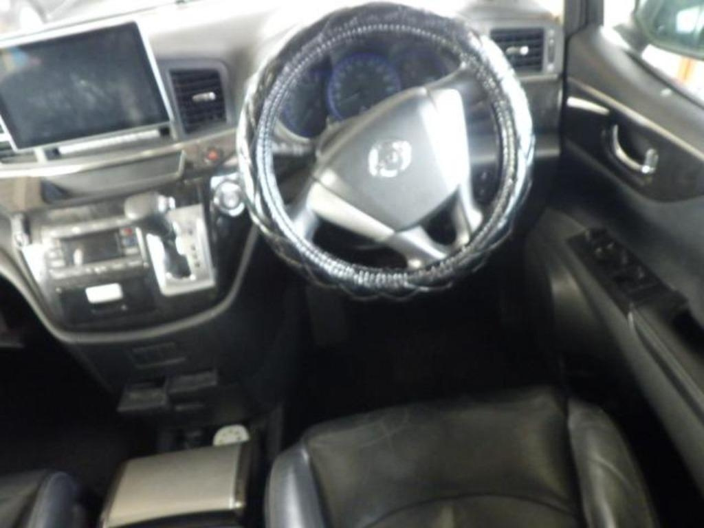 NISSAN ELGRAND 2010