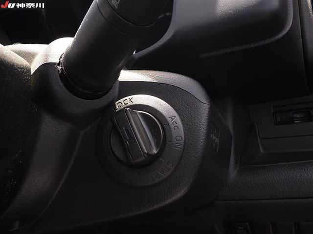 NISSAN SERENA 2010