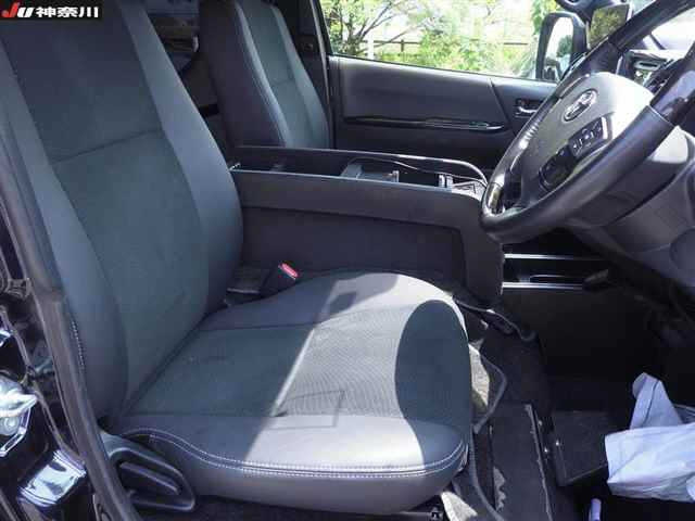 TOYOTA HIACE VAN 2022