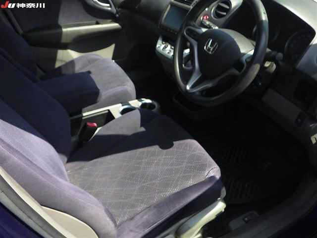 HONDA STREAM 2012