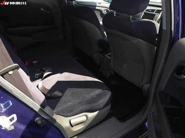 HONDA STREAM 2012