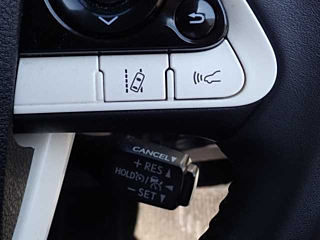 TOYOTA PRIUS 2017