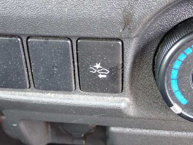 TOYOTA HIACE VAN 2020