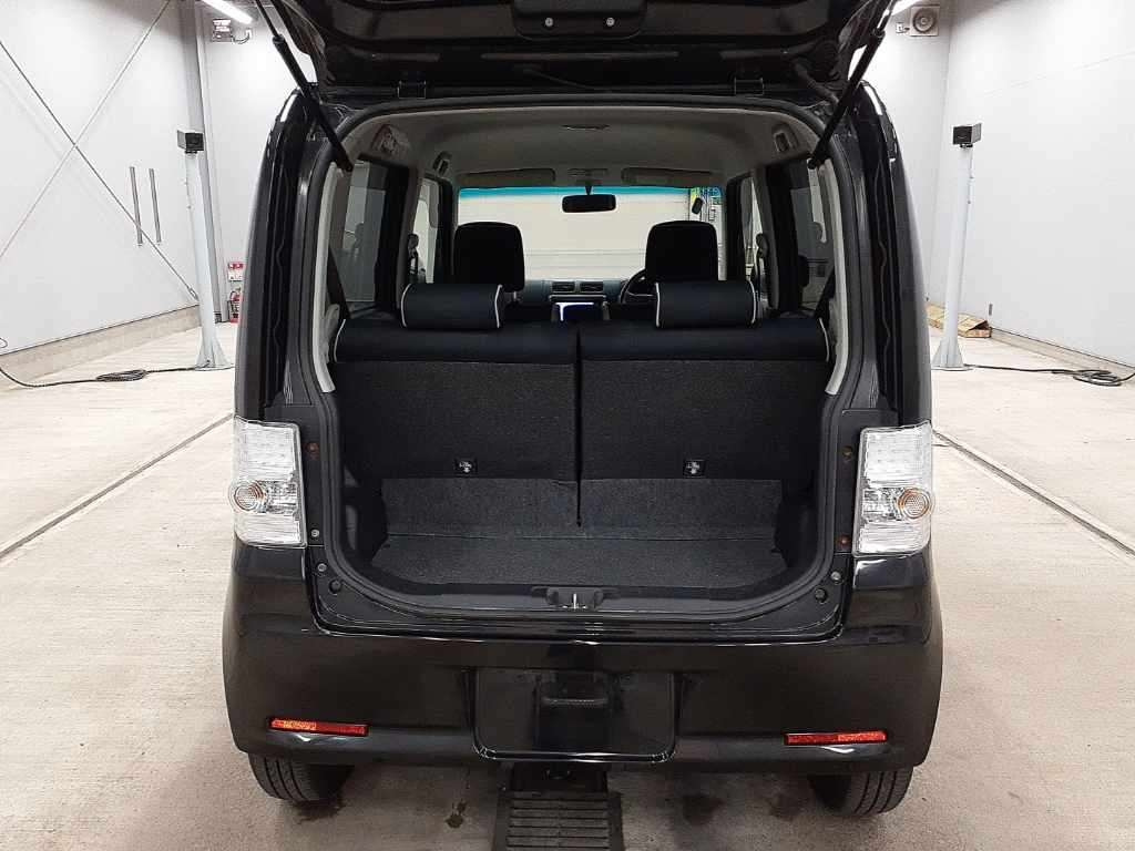 TOYOTA PIXIS SPACE 2013