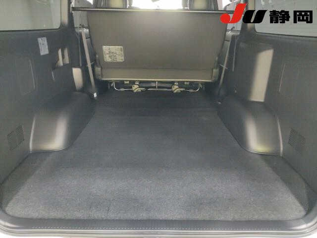 TOYOTA HIACE VAN 2023