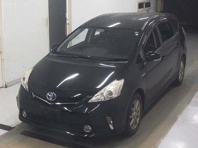 TOYOTA PRIUS ALPHA 2014