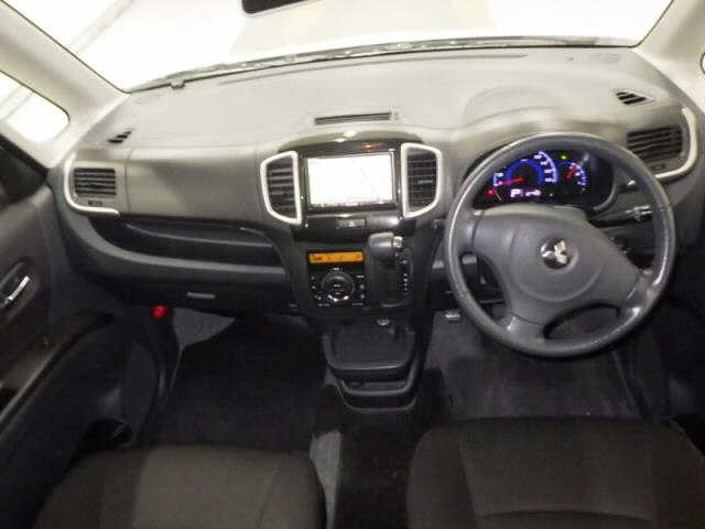 MITSUBISHI DELICA D2 2011