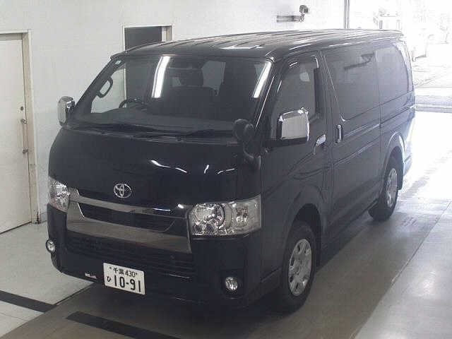 TOYOTA HIACE VAN 2022