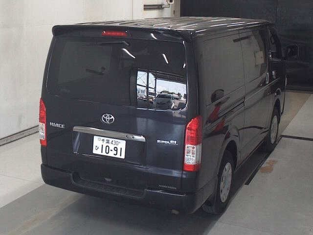 TOYOTA HIACE VAN 2022