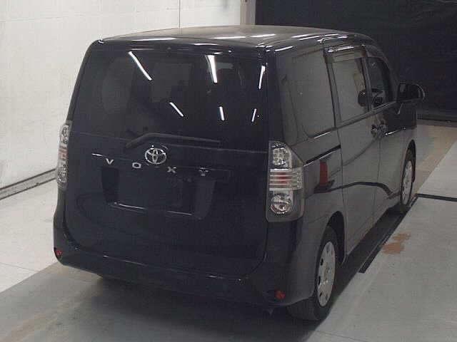 TOYOTA VOXY 2010