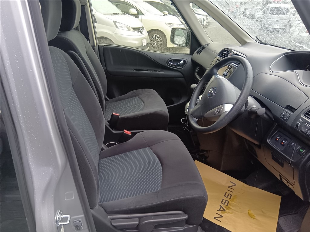 NISSAN SERENA 2015
