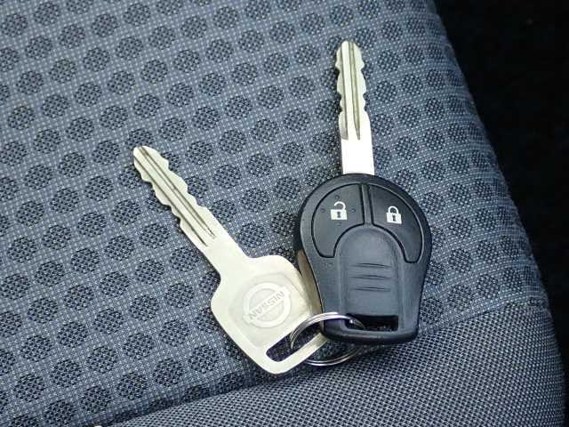 NISSAN WINGROAD 2012