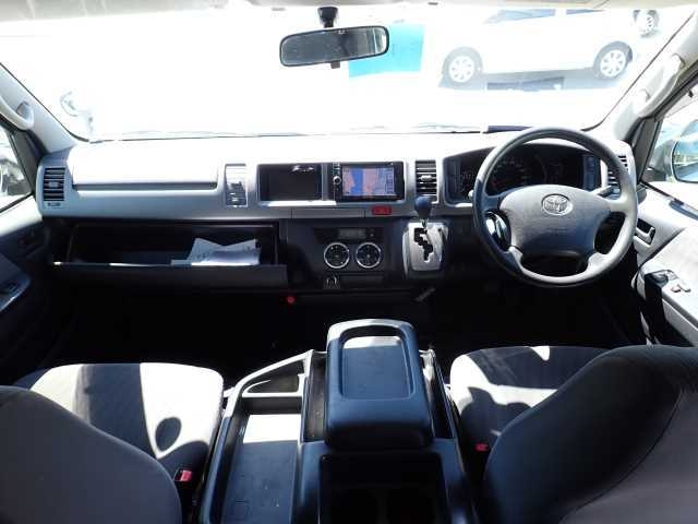 TOYOTA HIACE VAN 2013