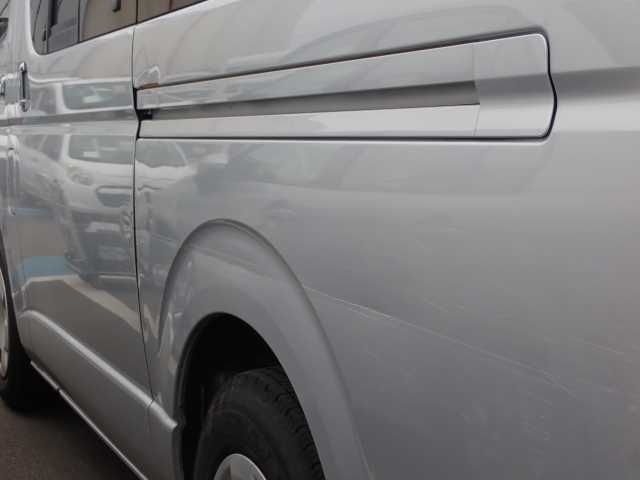 TOYOTA HIACE VAN 2013